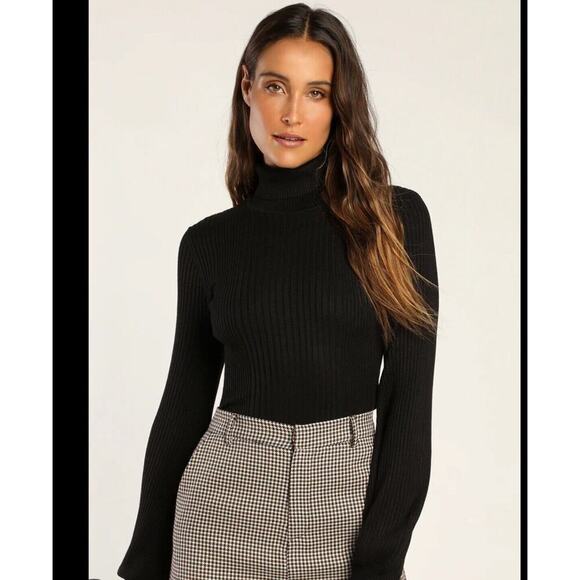 Lulus Sweaters - Lulus Black Ribbed Turtleneck Size Medium
